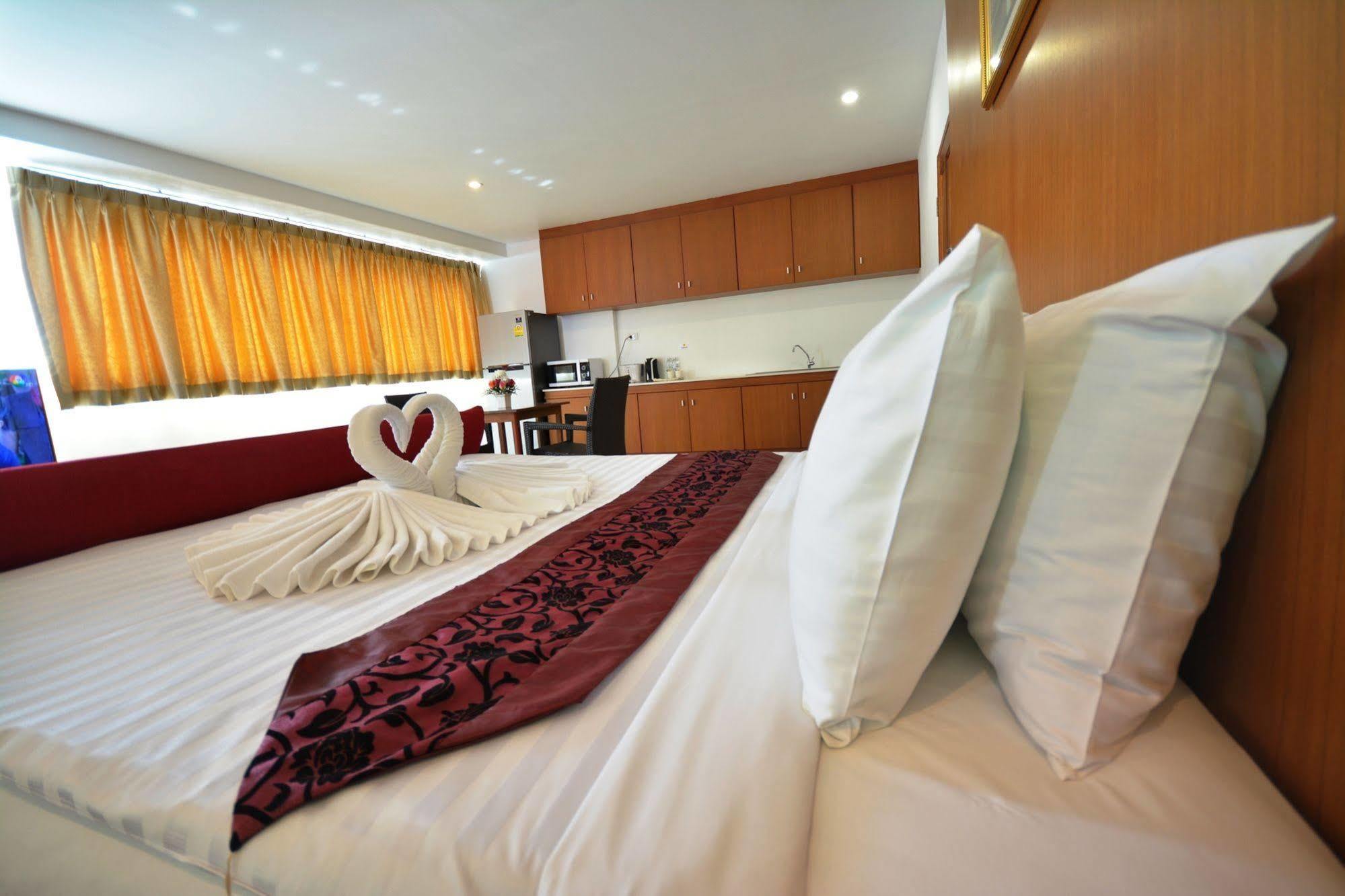 The Patong Center Hotel Phuket Exterior photo